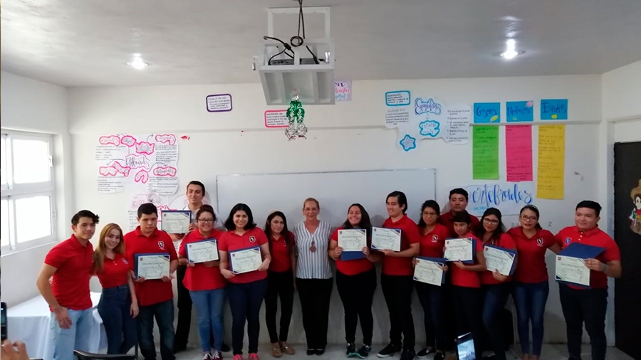 Reconocimientos para Alumnos de la Licenciatura en Lenguas Extranjeras